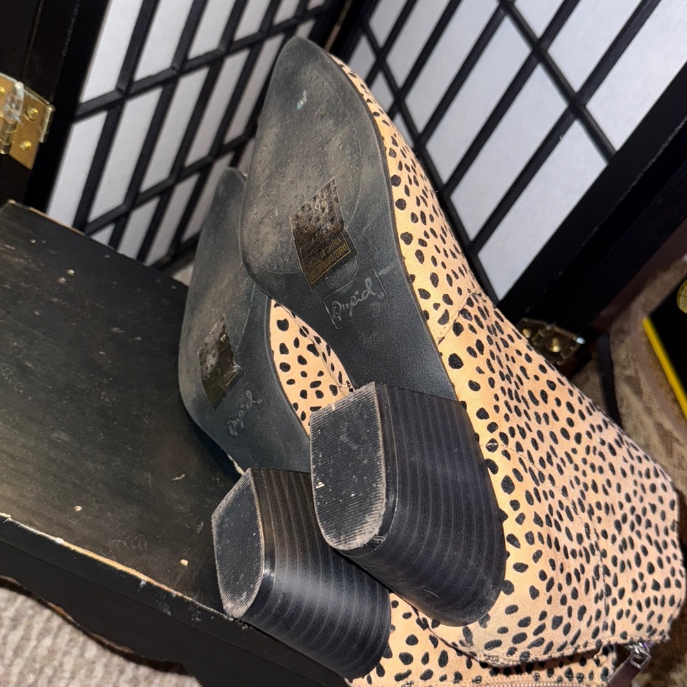 Leopard Print Ankle Boots - Picture 5 of 7